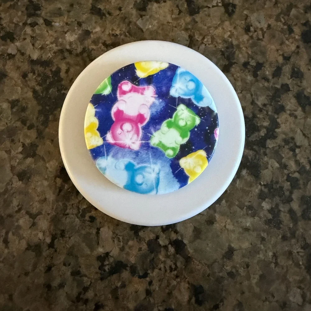 PopSocket Gummy Bear Design with white magnetic ase
